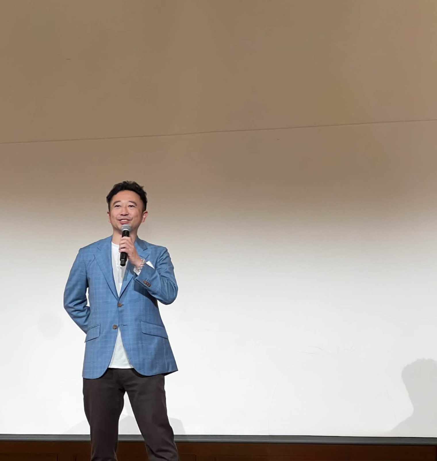 講演中の中村浩一郎